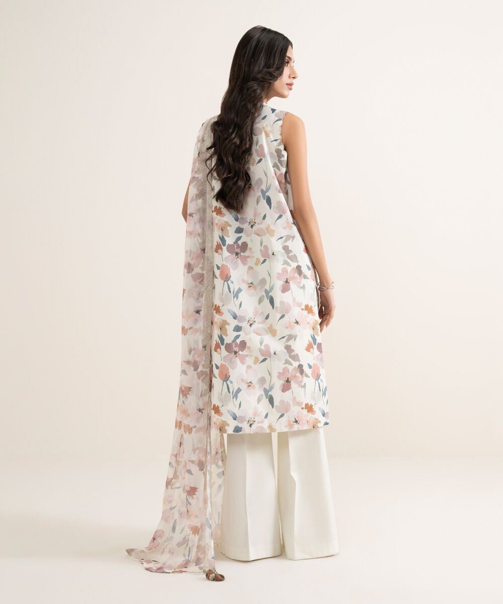 3 Piece - Embroidered Lawn Suit