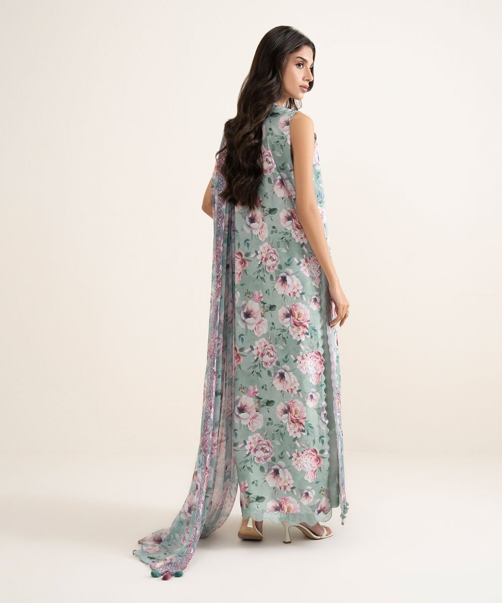 3 Piece - Embroidered Lawn Suit