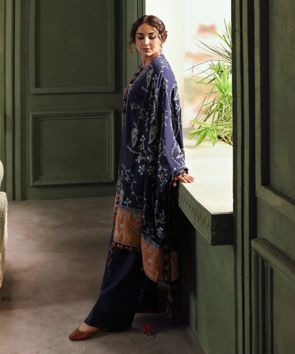 3 Piece - Embroidered Cotton Karandi Suit
