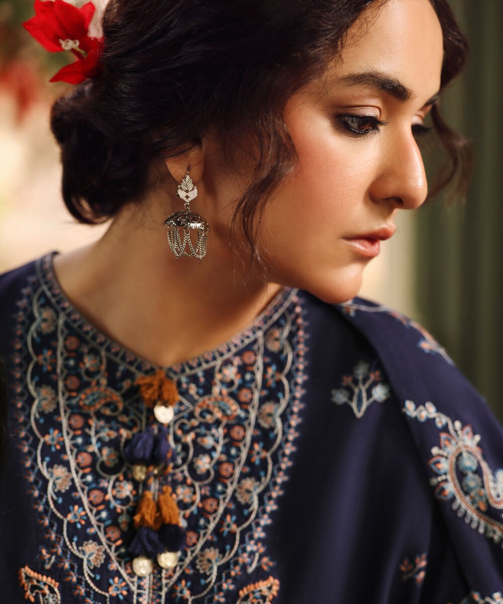 3 Piece - Embroidered Cotton Karandi Suit