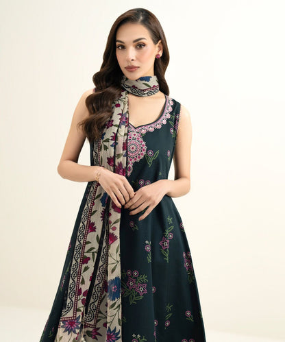 3 Piece - Embroidered Lawn Suit