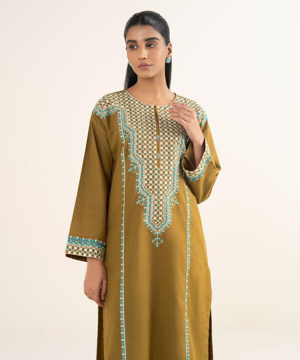 Embroidered Textured Slub Shirt