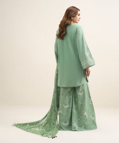 3 Piece - Embroidered Lawn Suit