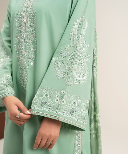 3 Piece - Embroidered Lawn Suit