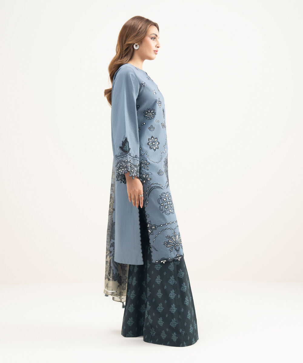3 Piece - Embroidered Lawn Suit