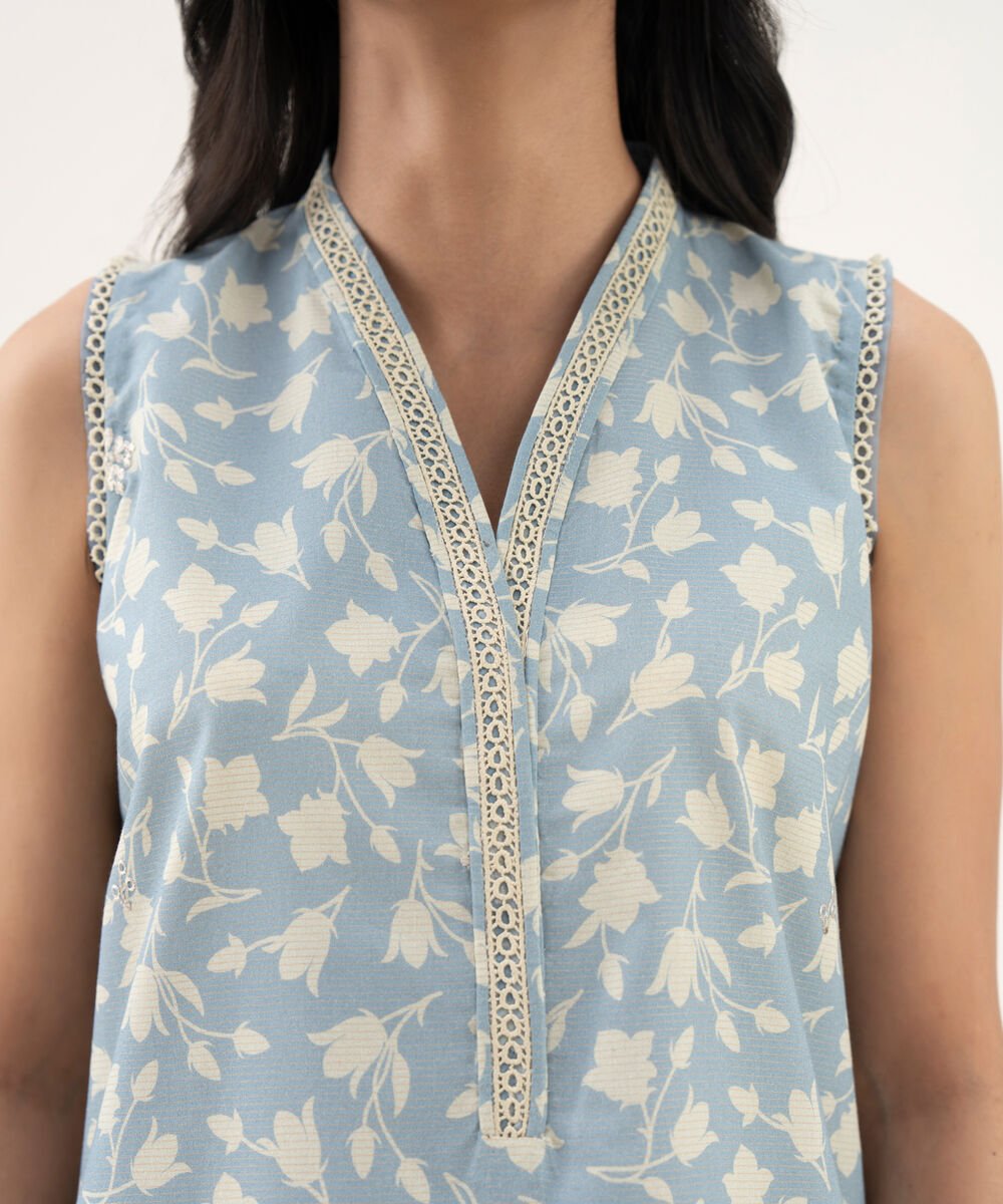 3 Piece - Embroidered Zari Lawn Suit