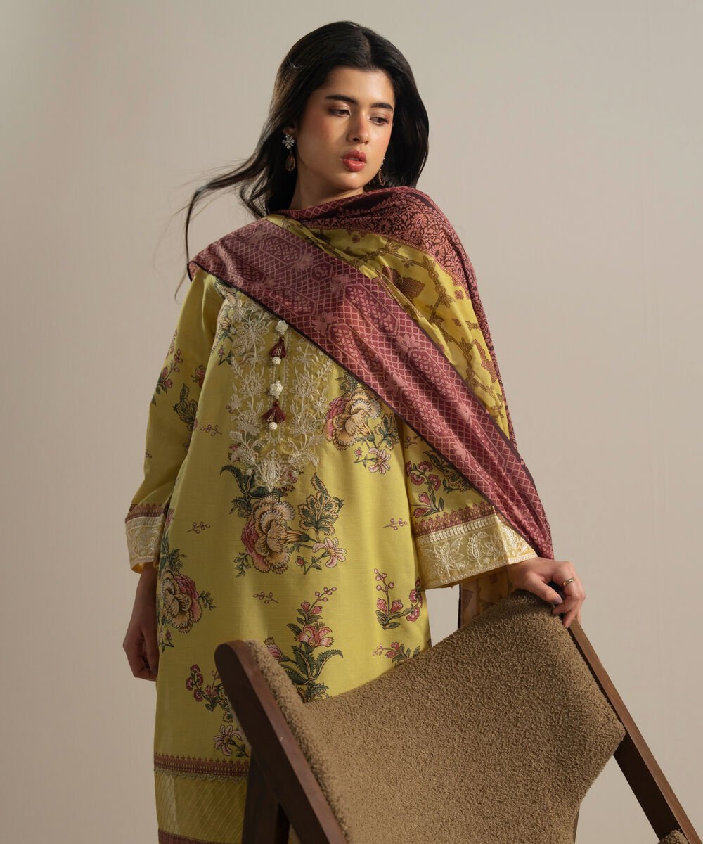 3 Piece - Embroidered Zari Lawn Suit
