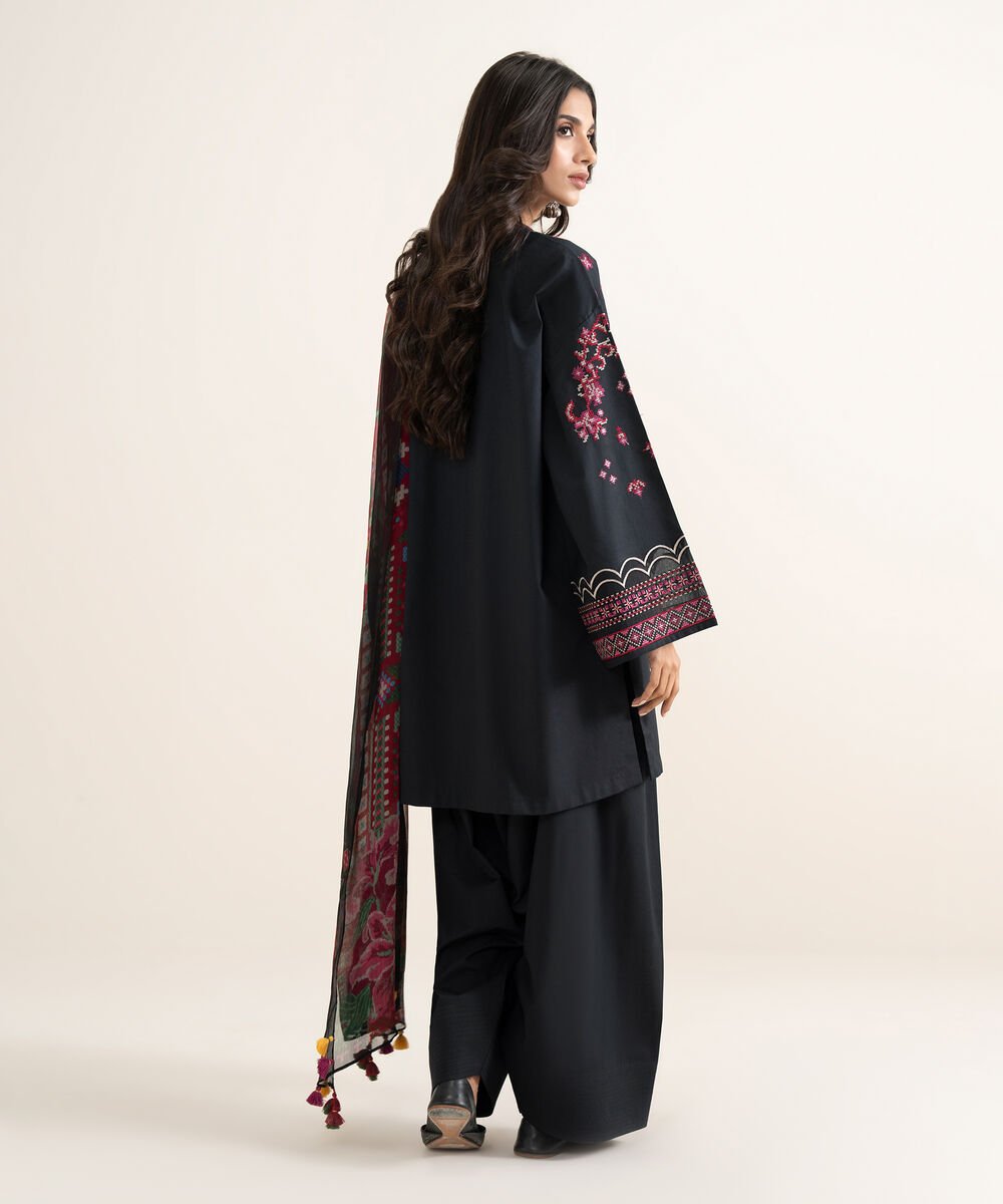 3 Piece - Embroidered Lawn Suit
